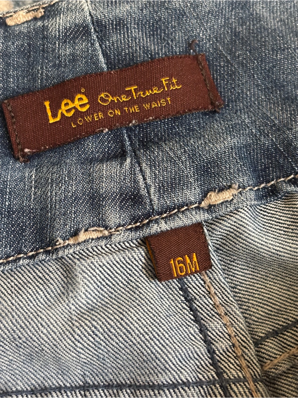 Lee Capris - Picture 2 of 3